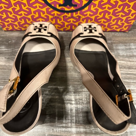 Tory Burch Tennyson-veg leather, pale gray, coconut, 6.5 NWT and box - Picture 4 of 6